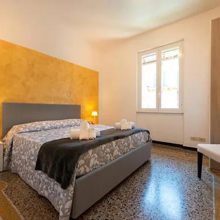Casa Daniele - Centralissima Sul Porto Di Lejlighed *